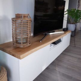 IKEA Besta Deckplatte - Eiche mit Baumstammkante